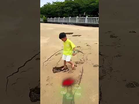 Cái Kết Đắng Cho Cậu Bé Bướng Bỉnh Không Nghe Lời Mẹ! 😰 thumbnail