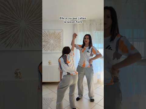 Elle abuse de trop #humour #shortvideo thumbnail