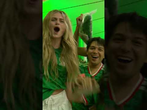 MEKSYK ŚWIĘTUJE AWANS Z GRUPY! #FIFAWorldCupOnYT #SHORTS thumbnail