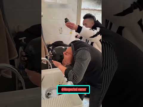 LÉN ĐỔ MÀU ĐEN KHI CHÚ ĐANG GỘI ĐẦU KHIẾN AI CŨNG HOẢNG 😱🖤🧴 thumbnail