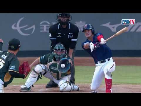 06/19 台鋼 VS 統一 八局下，黃群上場中繼，再次搭配胡冠俞的美技，送出三上三下半局 thumbnail