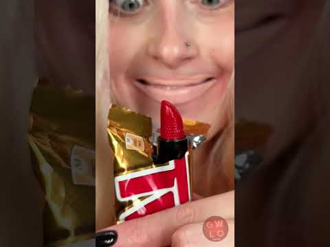 تحدي تدمير أحمر الشفاه بأسلوب ممتع! 💄✨ thumbnail