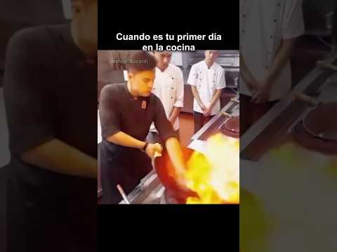CUANDO ES TU PRIMER DIA DE EN LA COCINA thumbnail