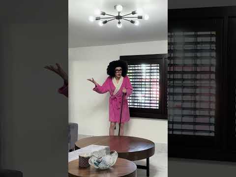 como cuando tú mamá se acuerda del porqué se divorció de tu papá #shorts #humor #comedia thumbnail