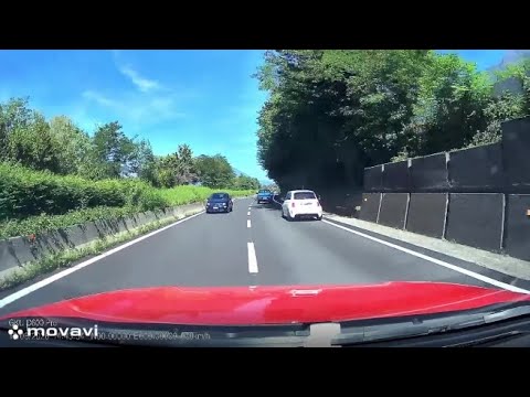 Colico, sulla Statale 36 spunta un'auto contromano: il video choc dello schianto sfiorato thumbnail