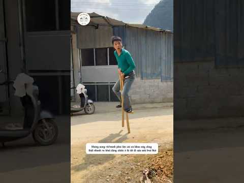 Anh Trai dùng điệu nhảy kỳ lạ để khởi động chiếc xe Cổ #shorts thumbnail