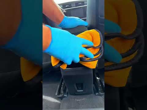 How many cars are there in the video? #washingcar #cleaningcar thumbnail