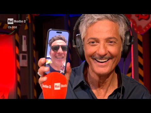 Fiorello, la videochiamata per il compleanno di Angelo Pintus - La Pennicanza 21/05/2026 thumbnail