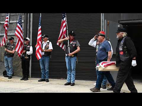 Remains of Over 40 Soldiers From Revolutionary War Finally Buried thumbnail