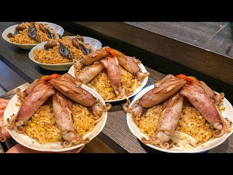 Sells 300 Orders a Day! Squid Fried Rice, Eel Fried Rice & Eel Noodles (每日賣出300份！火爆小卷炒飯, 鱔魚炒飯, 鱔魚意麵) thumbnail