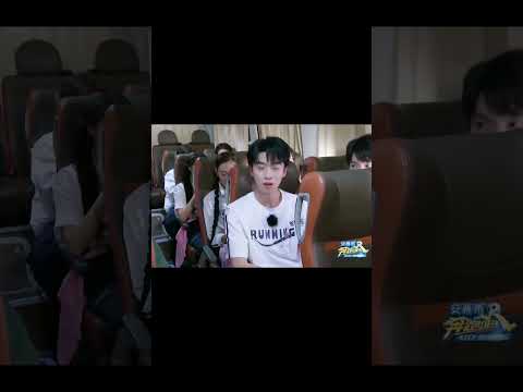 当周深听到自己的歌时：我不唱不唱    啊~啊~啊~（飙高音）#奔跑吧 #周深 #zhoushen thumbnail