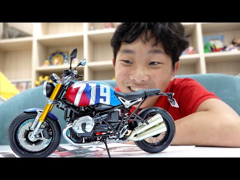 Yejun's Super Bike Toy Assembly with Car Game Play for Kids thumbnail