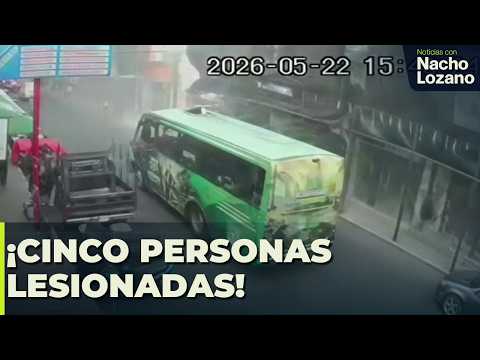 Momento exacto del colapso de una parte de la fachada de Allende 74 | Noticias con Nacho Lozano thumbnail