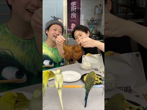 老公把炸鸡几乎全部给了我😊平平淡淡一餐饭😘🥰美食美味 thumbnail