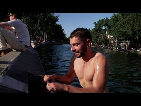 La chaleur pousse à la baignade illégale dans le centre de Paris thumbnail
