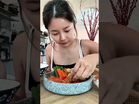 Found the tastiest diet meal and i cant stop eating it! 超爽超辣又減脂omg! Lalapan plate  #dietplan #food thumbnail