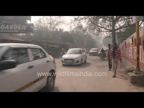 Winter street scenes from Fatehpur Beri in New Delhi thumbnail