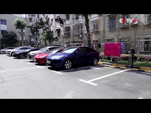 Charging Trackers, Robots Make EV Charging A Breeze in China thumbnail