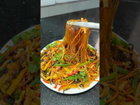 Miến Sen xào thập cẩm thơm ngon lạ miệng cho ngày chán cơm thumbnail