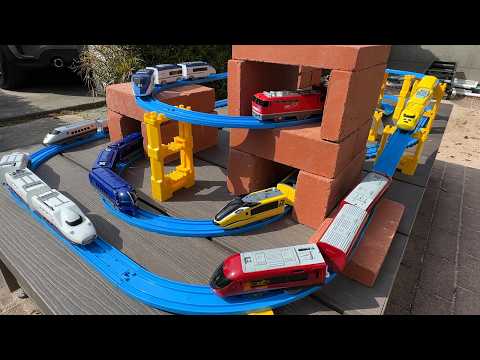 Japanese Train & Brick Block Tunnel Plarail Course! thumbnail