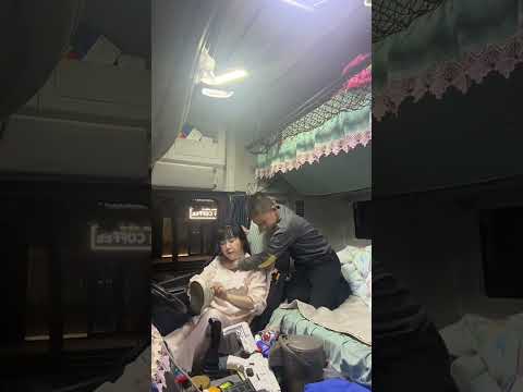 Chuyến hàng đêm khuya của mẹ con nữ tài xế chăm chỉ #truckdriver #automobile #trucking #trucklife thumbnail