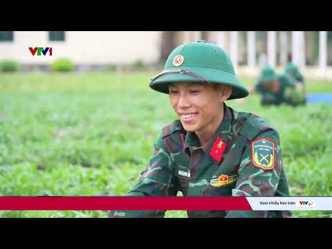 Ngày mới tăng gia sản xuất cùng các chiến sĩ| VTV24 thumbnail