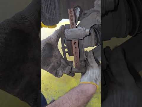 Hyundai elantra front brake service install new brake pads #automobile #garage #autofixing thumbnail
