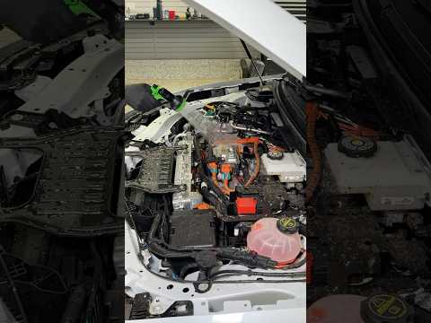 Cleaning an Electric Car’s Engine Bay! thumbnail