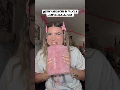 QUELL’AMICA CHE SI TRUCCA DURANTE LA LEZIONE #scuola #truccarsiinclasse #alunnivsprof #robertina thumbnail