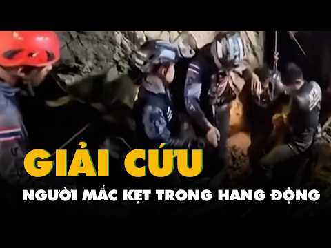 Video người đầu tiên được giải cứu khỏi hang động hiểm trở, ngập nước tại Lào thumbnail