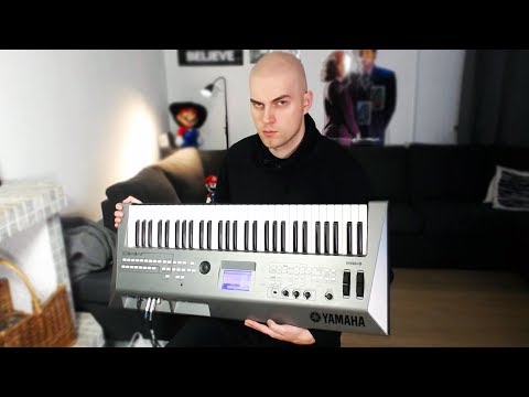 i play “ain’t no sunshine” but the intro is a bit different thumbnail
