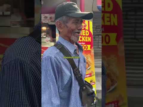 Borong makaroni pak Sarani yang pernah jadi korban tabrak lari #videoshort thumbnail