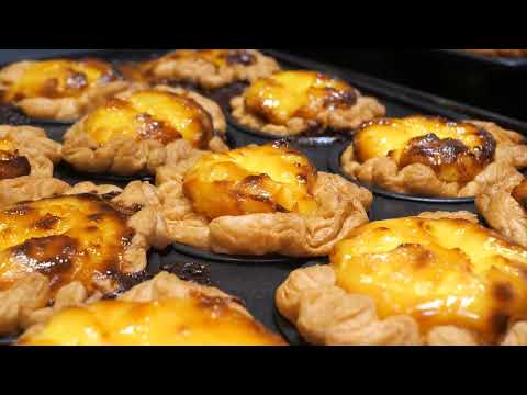 Making a Unique Korean Perilla Seed Baguette - Korean Street Food 능동 빵익선 thumbnail