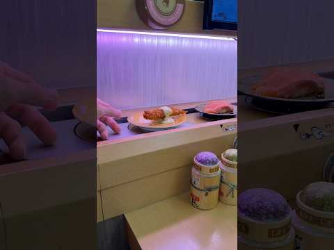 SUSHI DE ESTEIRA NO JAPÃO thumbnail
