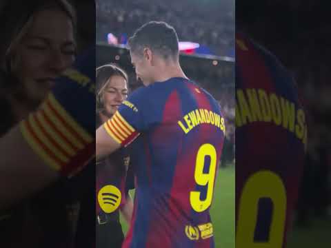 WZRUSZAJĄCE OBRAZKI! LEWANDOWSKI Z RODZINĄ NA MURAWIE! thumbnail
