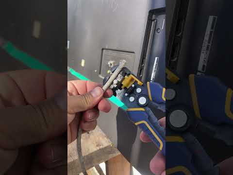 bucha de parede no conector da sua TV #DicaCaseira #TV #SomLimpo #BuchaDeParede #SoluçãoSimples thumbnail