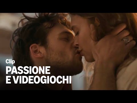 Il 🔥BACIO🔥 fra Carlo e Giada | Non è un paese per single thumbnail