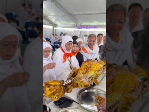 VIRAL!! PERTAMAKALI DALAM SEJARAH ! JEMAAH HAJI BERSANTAP DAGING INI DI PADANG ARAFAH ! thumbnail