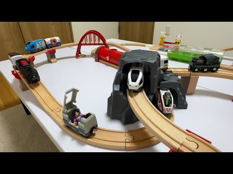 BRIO train & wooden rails ☆ Create your own original course and play! thumbnail