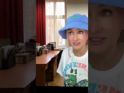 Dżaneta w pokoju nauczycielskim! #mili0nerka #comedy  #szkoła thumbnail