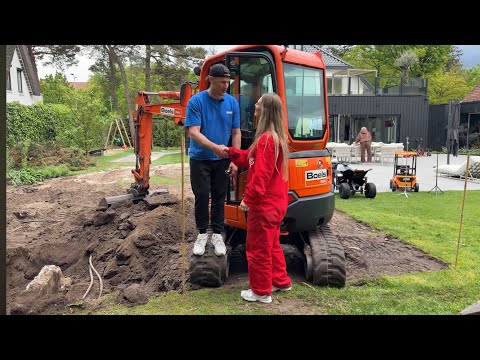 WIJ KRIJGEN HULP IN DE TUIN! #4652 #4653 thumbnail