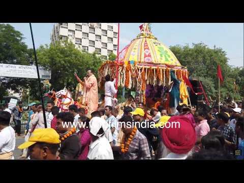 Thousands join Lord Jagannath's Grand Ratha Yatra procession through the streets of Delhi thumbnail
