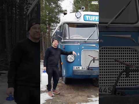 I'M LIVING IN A BUS thumbnail