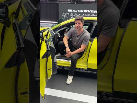 Vibra e suona come un V8 AMG, ma…. È tutto finto thumbnail