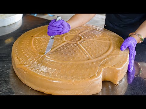 Handmade Giant Radish Cake (Turnip Cake) / 柴燒蘿蔔糕, 肉燥菜頭粿 - Taiwan street food thumbnail