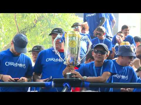 Pawai Dimulai, Gemuruh Bobotoh Pecah Sambut Unimog Para Pemain Persib! | Pawai Per5ib Juara thumbnail