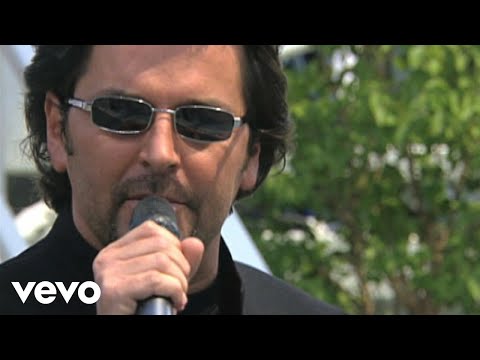 No Face, No Name, No Number (ZDF-Fernsehgarten 4.6.2000) (Live from ZDF-Fernsehgarten, 2000) thumbnail