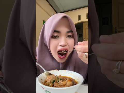 Makan bakso lagi gaysss thumbnail