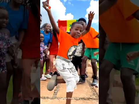 Viral dansgroep zit in videoclip van officiële WK-lied  thumbnail