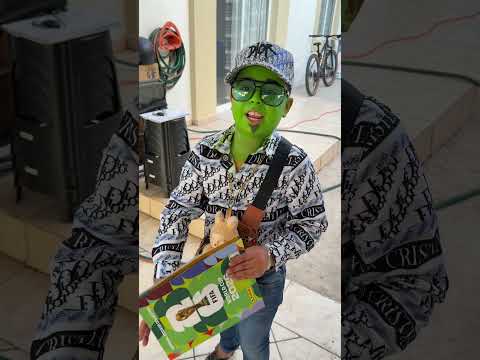 Ya le subieron el sueldo al sherk buchón🤣🤣🤣 #humor #comediafamiliar #sherkbuchon thumbnail